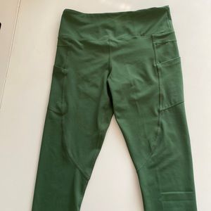 Zyia Active Capri Compression Leggings